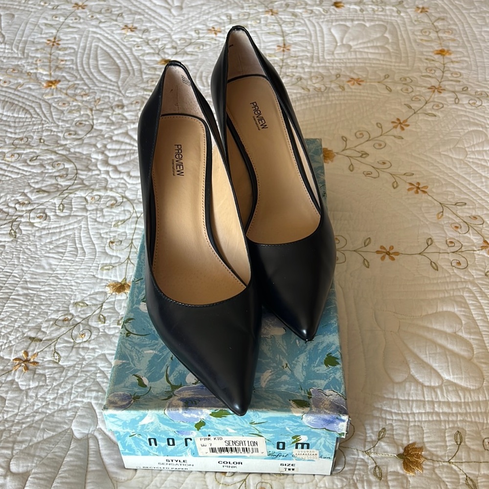 BRAND NEW black leather women’s pumps size 8.5